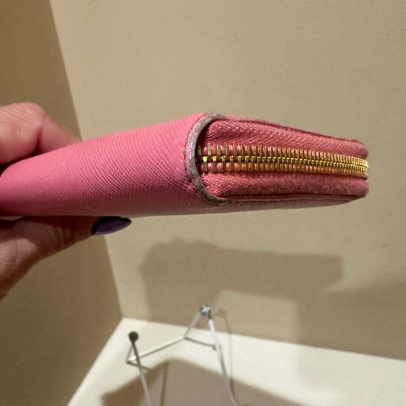 Prada Saffiano Bubblegum Pink Continental Zippy Wallet w/authenticity card - Picture 14 of 16